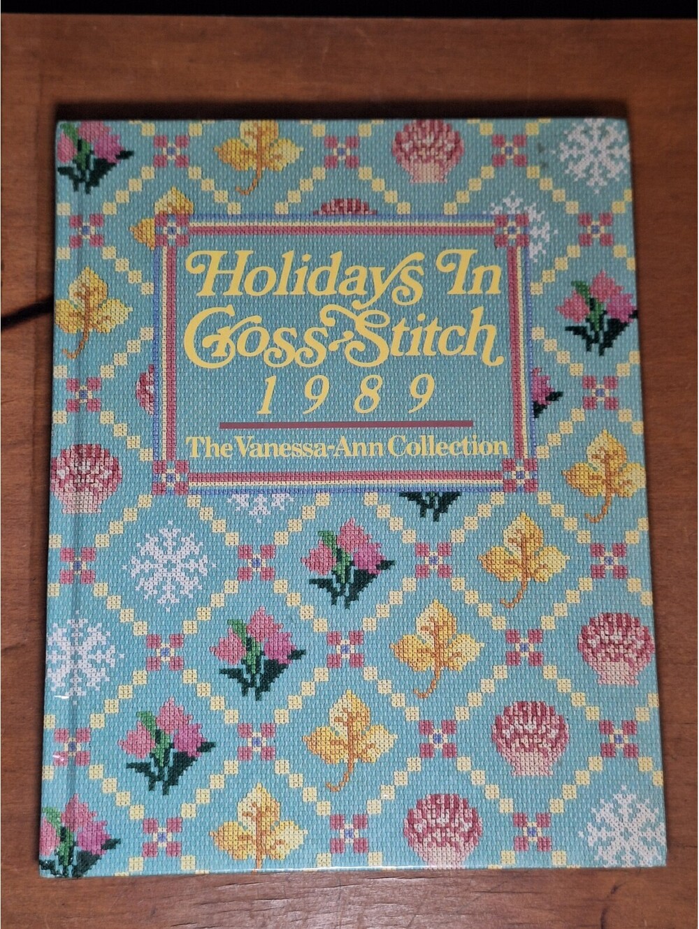 vintage hardcover Holidays in Cross-Stitch 1989 The Vanessa-Ann Collection